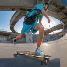 VEVOR Skateboard électrique avec télécommande, vitesse maximale de 25 mph et portée maximale de 11,2 miles, longboard à 3 vitesses de réglage, poignée de transport facile, convient aux adultes et adolescents débutants