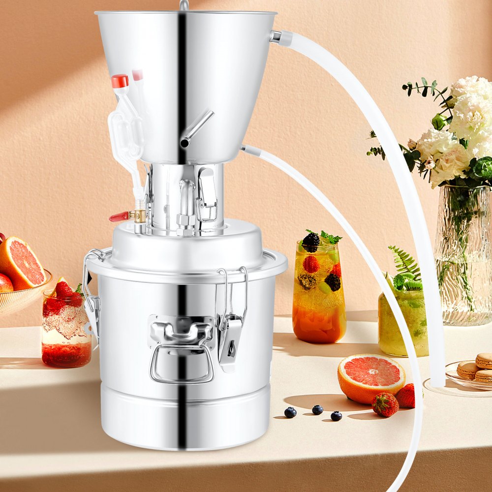 Destilador de alcohol VEVOR de 50 L y 13 galones, kit de destilación con tubo de acero inoxidable 304, bomba de circulación, termómetro integrado y puerto de escape para whisky, vino y brandy caseros, plateado