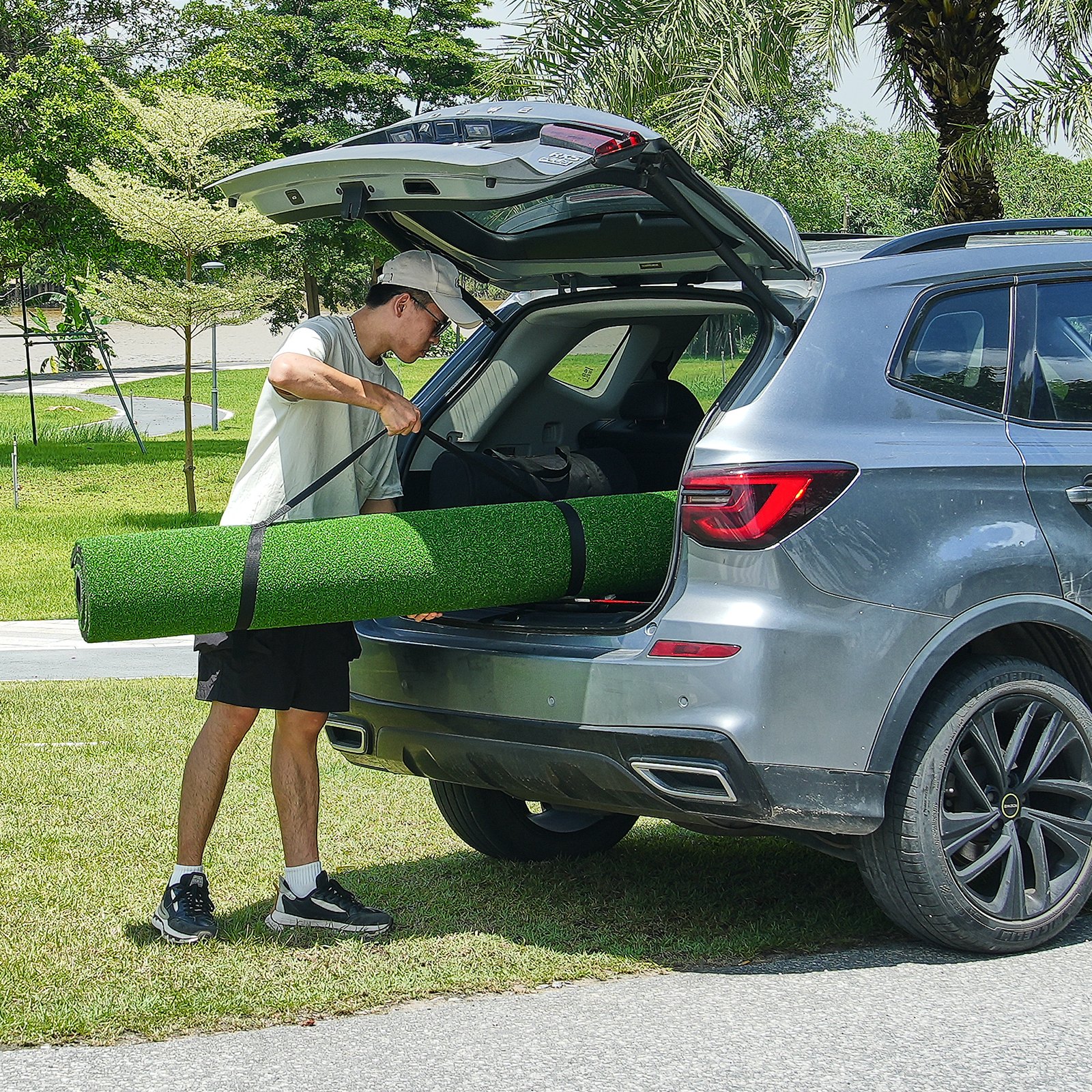 VEVOR Golf Hitting Mat, 5x5ft Artificial Turf Golf Hitting Mat, Thickened Golf Hitting Training Aids with 3 Rubber Tees,  Golf Practice Hitting Mat for Backyard Driving Indoor Outdoor Training