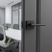 VEVOR Passage Door Handle, 1 Pack Matte Black Door Lever, Left or Right Handing Reversible Lever Non-Locking, 45° Rotation to Open, Square Interior Door Handles for Hallways, Closets, Meeting Spaces