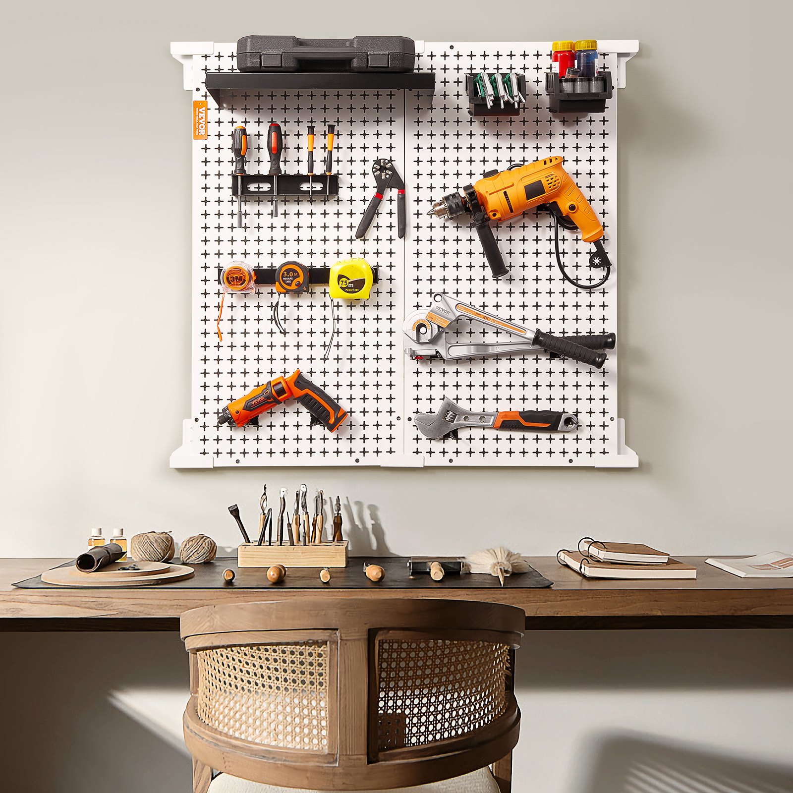 VEVOR nástěnný organizér na hrací desky 32" x 32", 330 LBS nástěnný kovový organizér do nakládací garáže, 25ks sada na uložení nářadí se 2 kolíčky, háčky, úložné koše, policové regály pro sklad v garáži