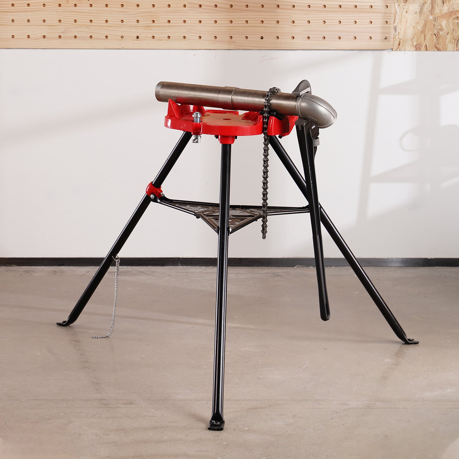 VEVOR 460-6 Tripod Pipe Chain Vise 1/8"-6" Capacity, Pipe Stand Portable Foldable Steel Legs, Pipe Stands with Tool Tray, Tripod Stand Chain Vise Ideal for a Variety of Pipe Materials