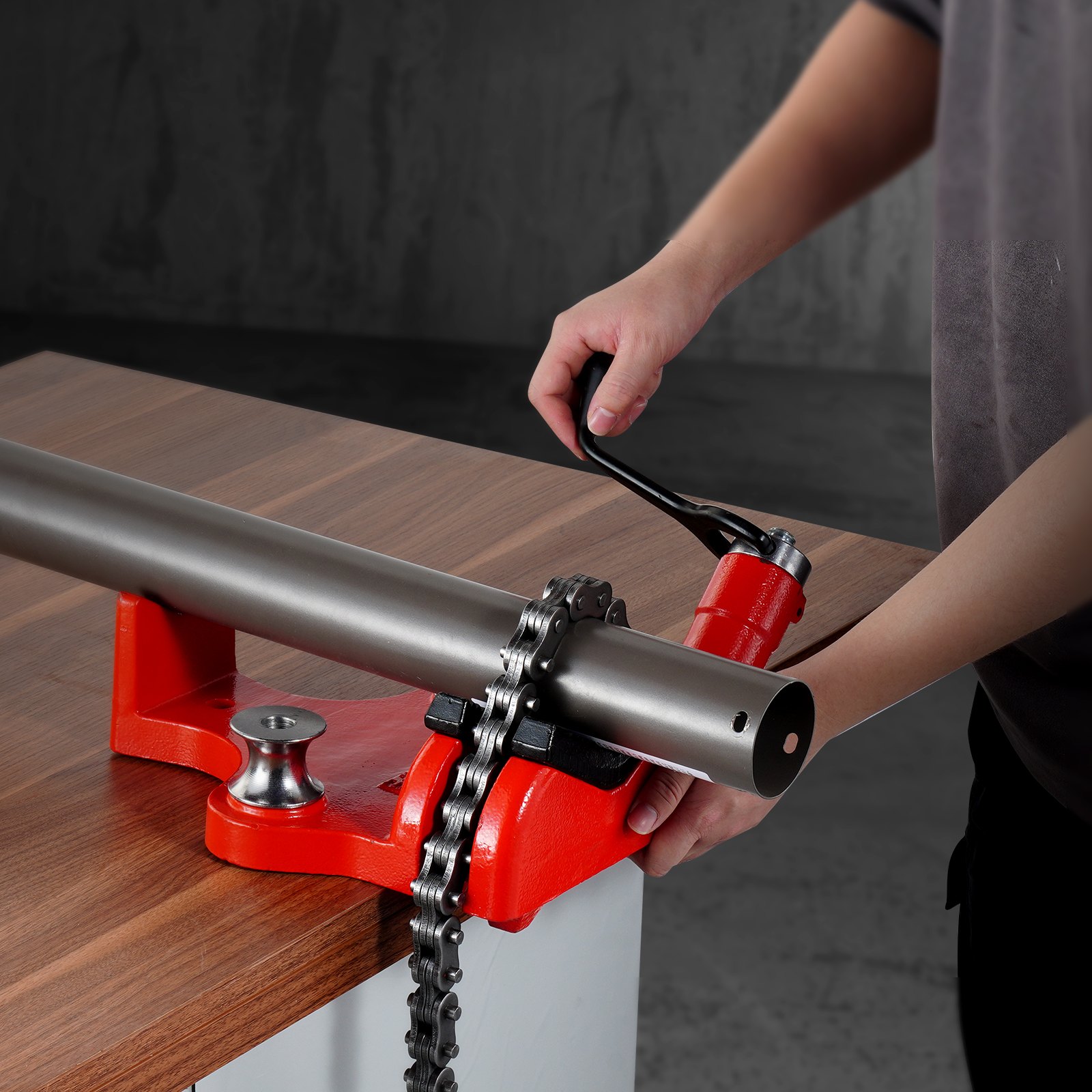 VEVOR Heavy-Duty Pipe Chain Vise, 1/2" - 8" Pipe Capacity, 34.6" Rugged Chain & Cast Iron Base, Industrial-Grade Pipe Clamping for Plumbing, Automotive Repairs, Metalworking