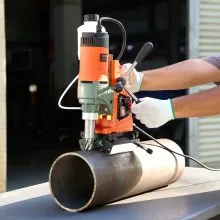 VEVOR Magnetic Drill Press Mag Drill Press 1400 W 0-750 RPM with 6 Core Bits
