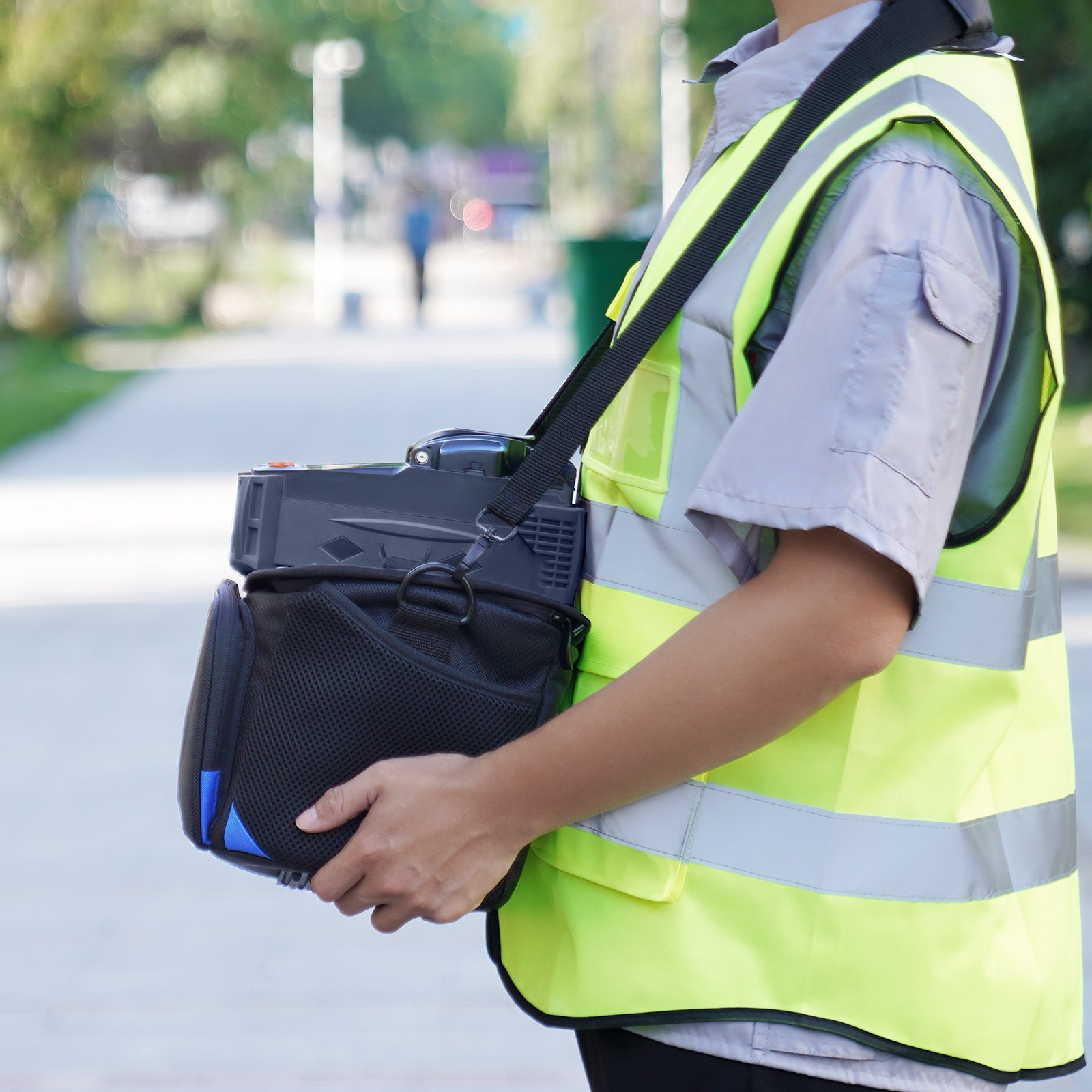 VEVOR Fiber Fusion Splicer 6 Motors, Core Alignment Fiber Optic Fusion Splicer with 4" Digital LCD Screen, Image Storage, 3 in 1 Auto Focus Optical Fiber Holder Cleaver Kit 5-6s Splicing 9-25s Heating