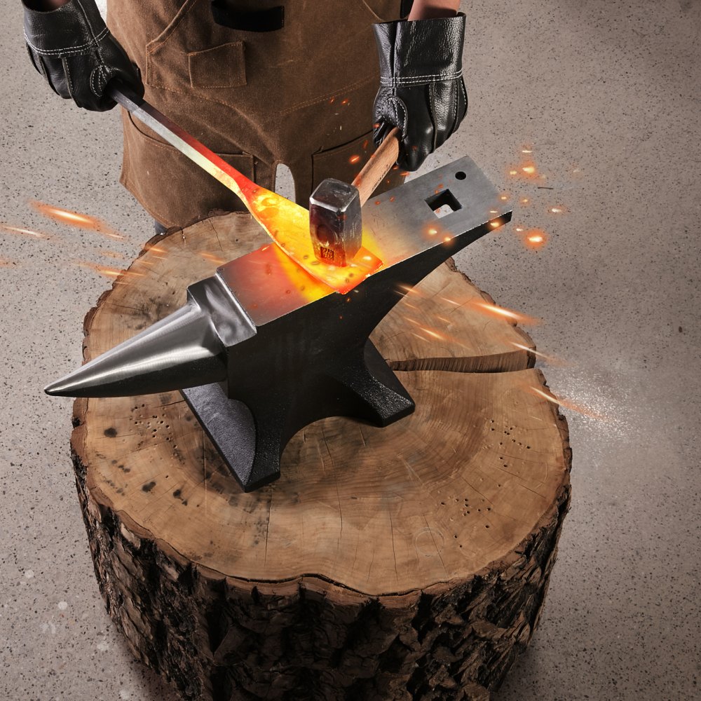VEVOR Single Horn Anvil, 50kg Cast Steel Anvil, High Hardness Rugged Round Horn Anvil for Blacksmiths, with Large Countertop and Stable Base, Metal Working Tool for Metal Bending, Shaping, Twisting