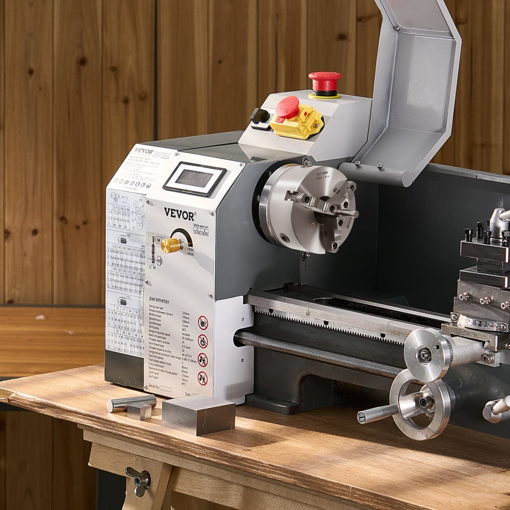 VEVOR 3-Jaw Lathe Chuck, 8 Inch (200 mm), Self-Centering Chuck with 2 1/4 in-8 Threaded Backing Plate, 0.16-7.87 in (4-200 mm) Clamping Range with T-wrench Screws, HT300 Material, for Wood Metal Lathe