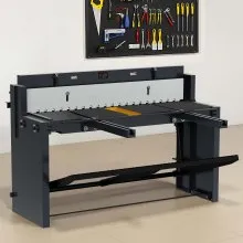 VEVOR Foot Stomp Sheet Metal Shear, 52 in Width Manual Floor Shear, with Soild Steel Frame, Adjustable Blade Gap, Material Stops, Foot-Pedal Control for Cutting Steel, Copper, Rebar, and Aluminum