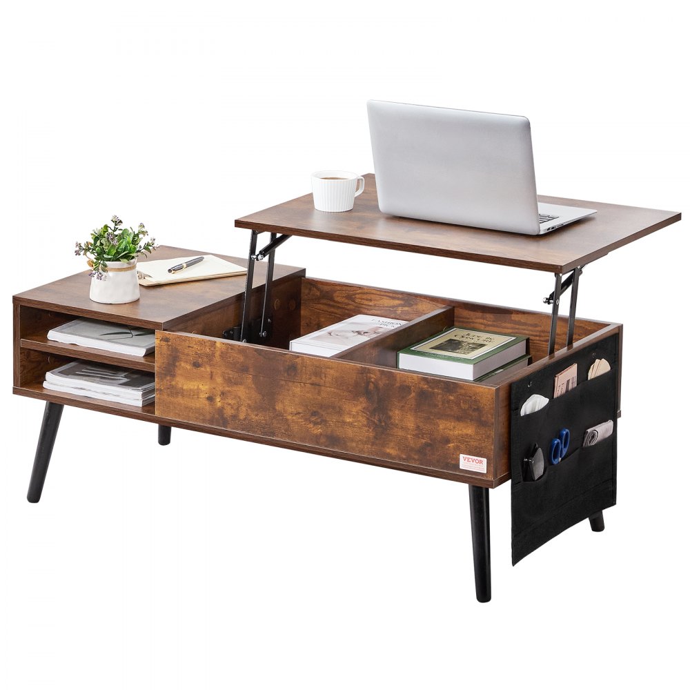 Table basse à plateau relevable VEVOR avec ordinateur portable, tasse à café, plante et étagères de rangement affichant des livres et des dossiers.