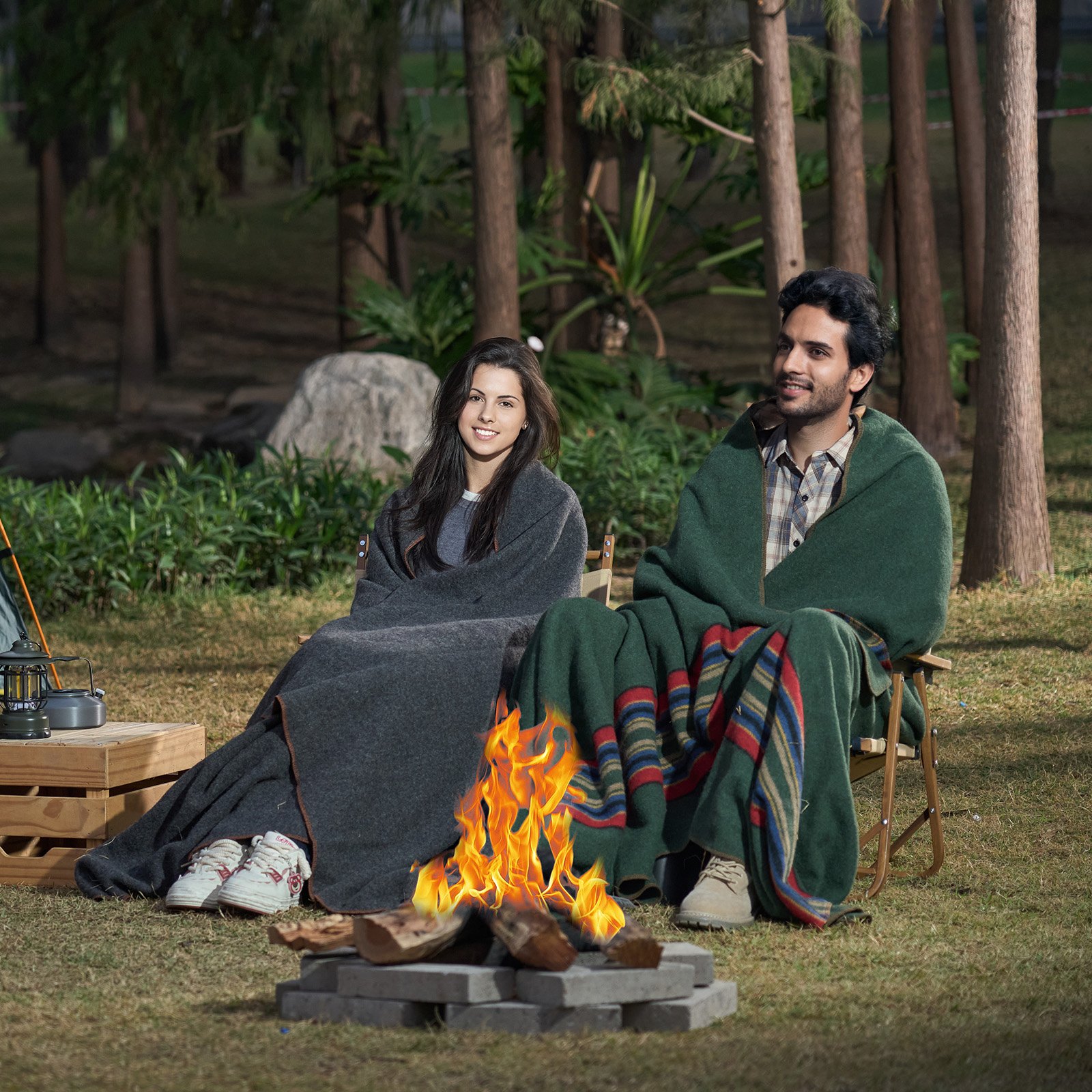 VEVOR Wool Camping Blanket, Warm Stadium Blanket, Waterproof & Windproof, Flame Retardant, Great for Outdoors, Picnics, Hiking, Sports Events, Travel, 1.62 m x 2.23 m (80% Wool), Texture Multicolor