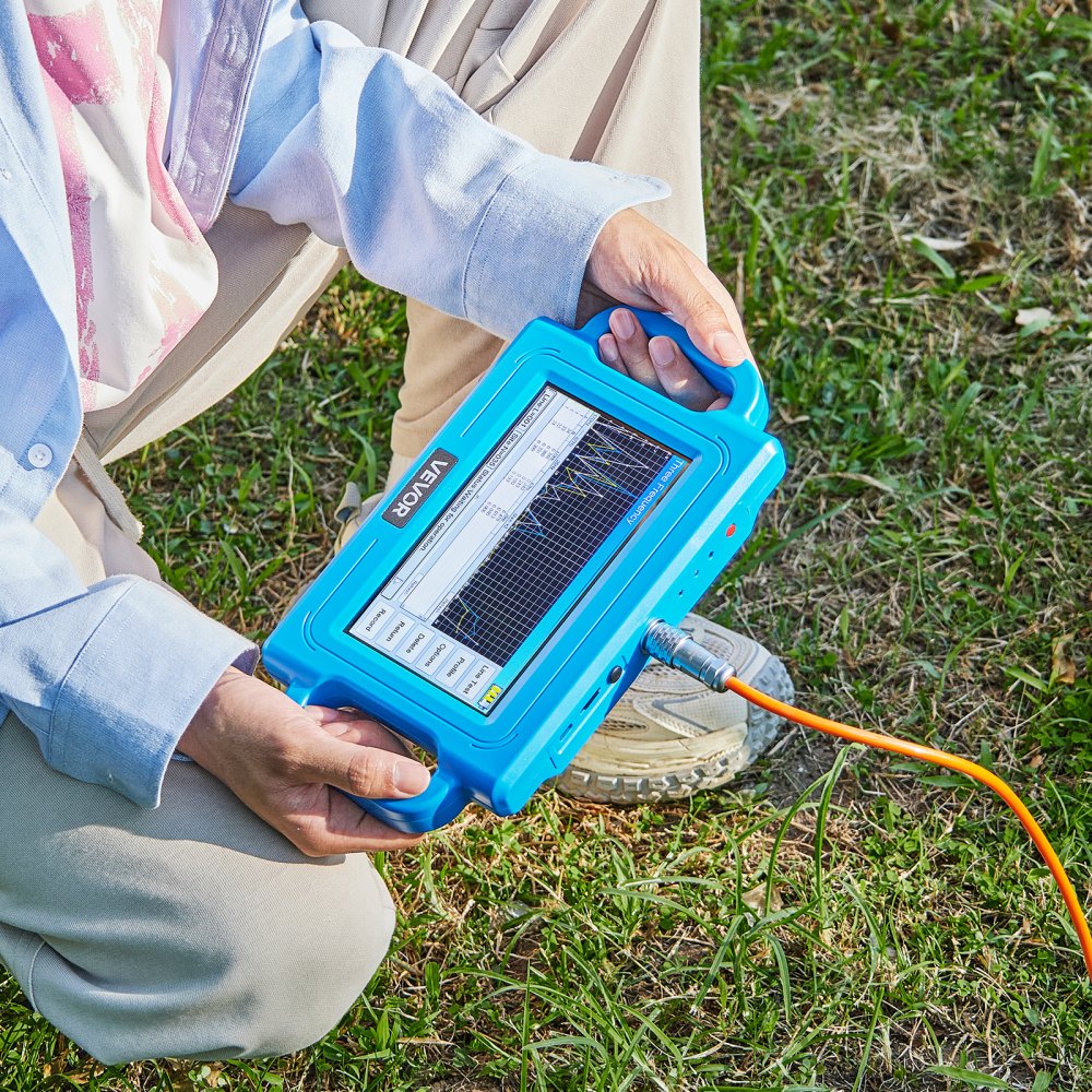 VEVOR Underground Water Detector, Up to 1640ft (500m) Pro Underground Water Detection Locator, 7" Touchscreen Auto Mapping Well Detector Explorer with Multi-Frequency Measurement, 8GB Card, Carry Case