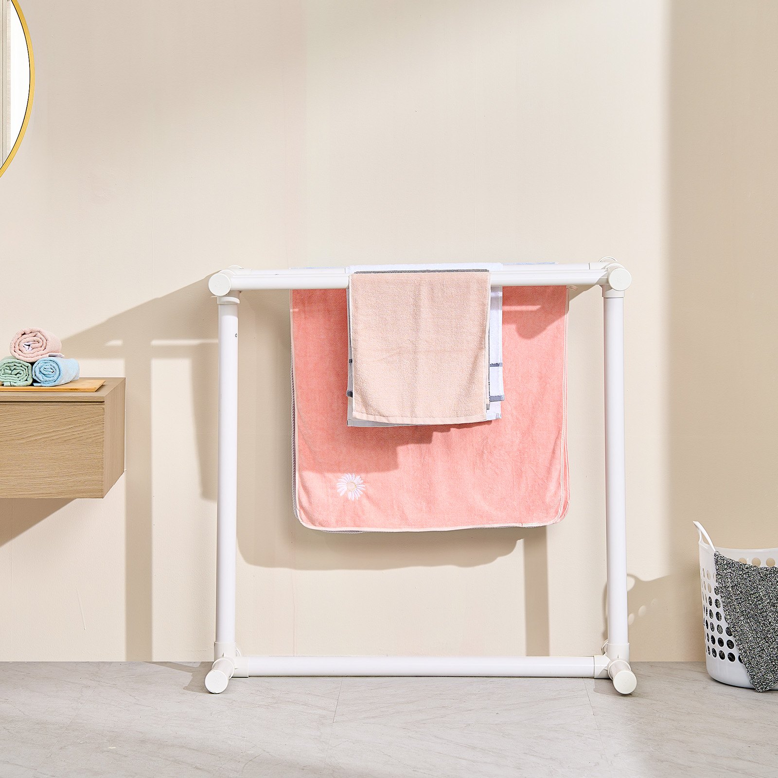 VEVOR Towel Rack, 5 Bars Outdoor PVC Towel Holder, Floor Standing Pool Towel Hanger Stand with Clips, Bag & Hook, Outdoor Indoor Quilt Drying Rack Organizer, Ideal for Poolside, Bathroom, Spa, White