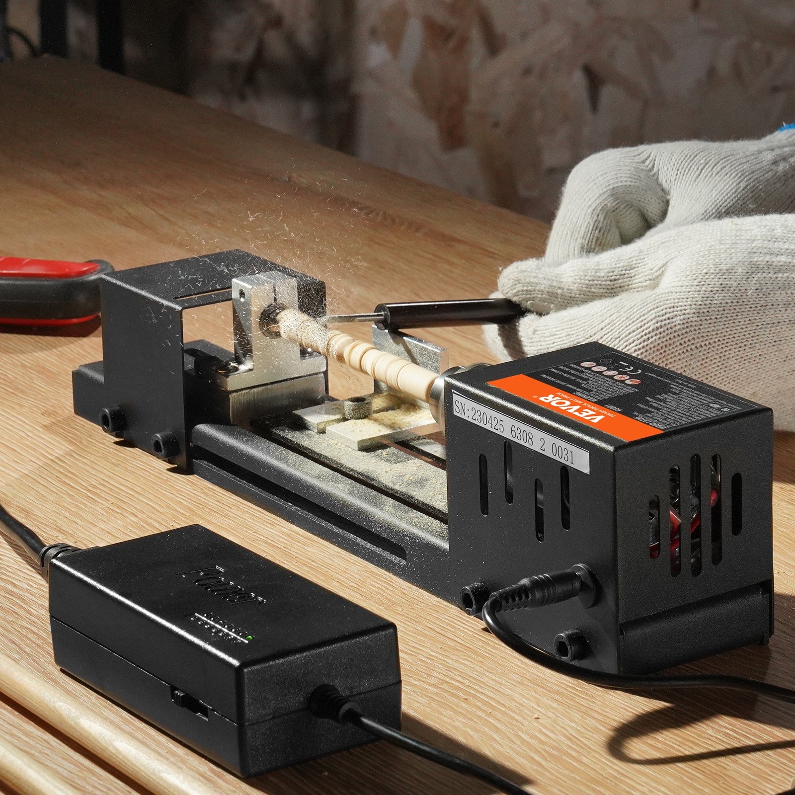 VEVOR Mini Lathe Machine, 7 cm x 16 cm, 24VDC 96W Mini Wood Lathe Tools Milling Machine Accessories, 7 Speeds 4220/5300/5650/6350/6660/7050/8450 RPM, for DIY Woodworking Wood Drill Rotary Tool