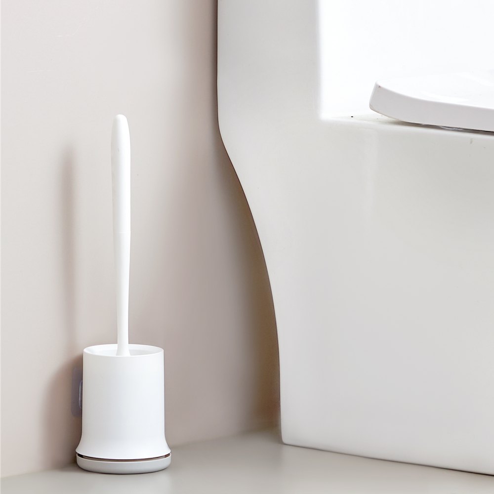 VEVOR Toilet Brush and Holder Set, Toilet Bowl Brush and Holder with Comfortable PP Handle, Compact Bathroom Scrubber Cleaner, Deep Cleaning and Drip-Proof, for Bathroom, RV & Toilets (White & Grey)