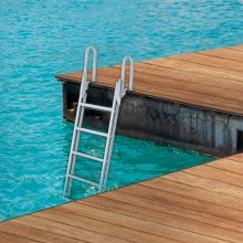 Escalera de muelle VEVOR abatible hacia arriba de 5 escalones, capacidad de carga de 350 libras, escalera de aluminio para botes de pontón con escalón de 4 pulgadas de ancho y alfombrilla de goma antideslizante, escalera de natación para barco/lago/piscina/embarque marino