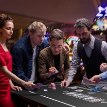 VEVOR Blat de masă de poker 70 x 35 inch Covoraș de poker 6-8 jucători pliabil cu geantă neagră