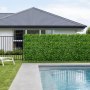 VEVOR Artificial Plant Wall, 12PCS 50.8 x 50.8 cm Artificial Boxwood Panels, Sun Protection Greenery Backdrop Privacy Hedge Fence, Fake Grass Screen for Wedding, Indoor, Outdoor Garden, Backyard