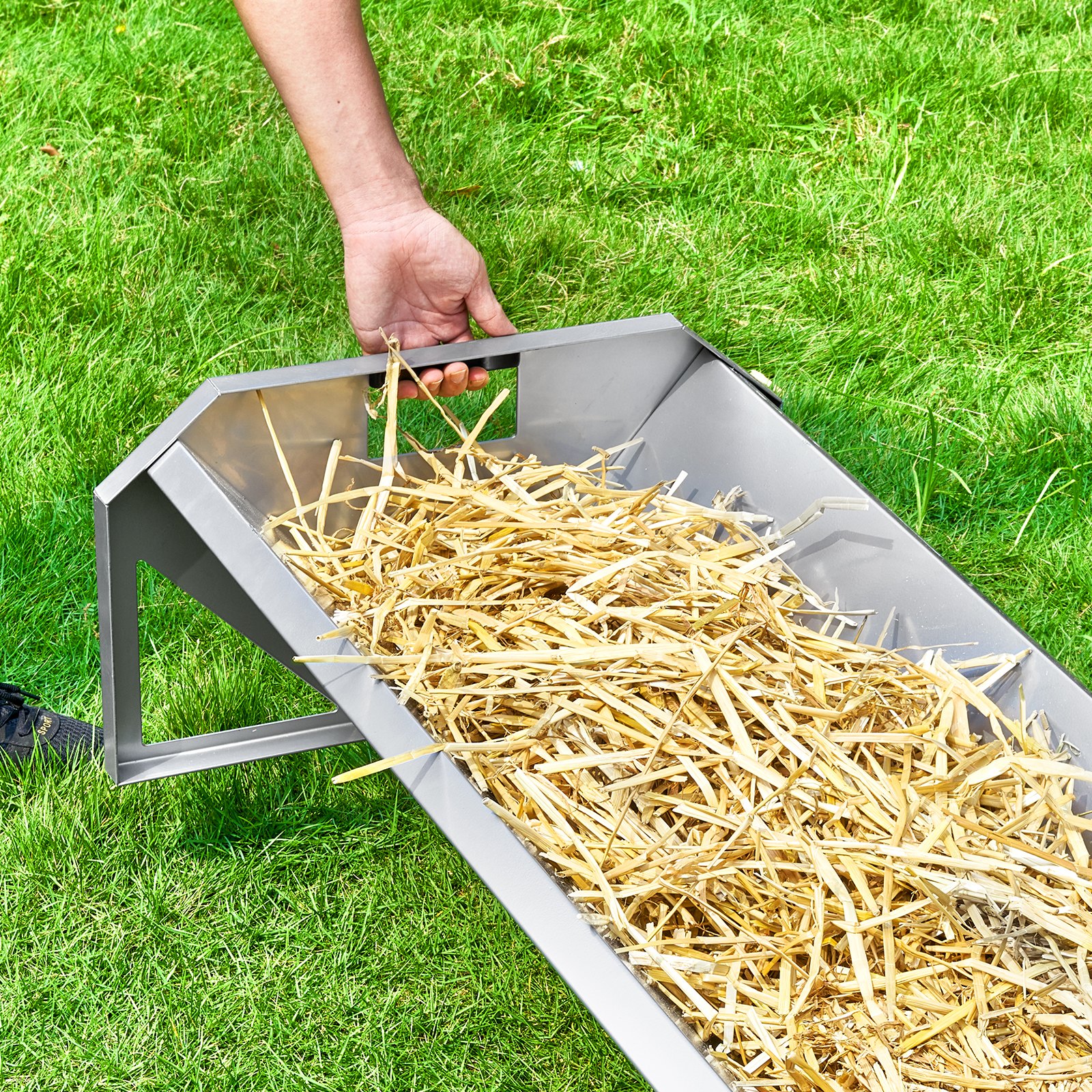 VEVOR Livestock Feeding Trough, 83L Capacity, 1140mm Hay Feeder, Heavy Duty Steel Livestock Trough, Galvanized Steel Sheep Feeder Trough Feeding up to 10 Goats for Horse Sheep Hog Farm Sheds Pen