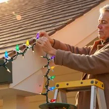 Christmas Light Clips Outdoor Hangers Hooks 200 Pcs for Outside String Lights