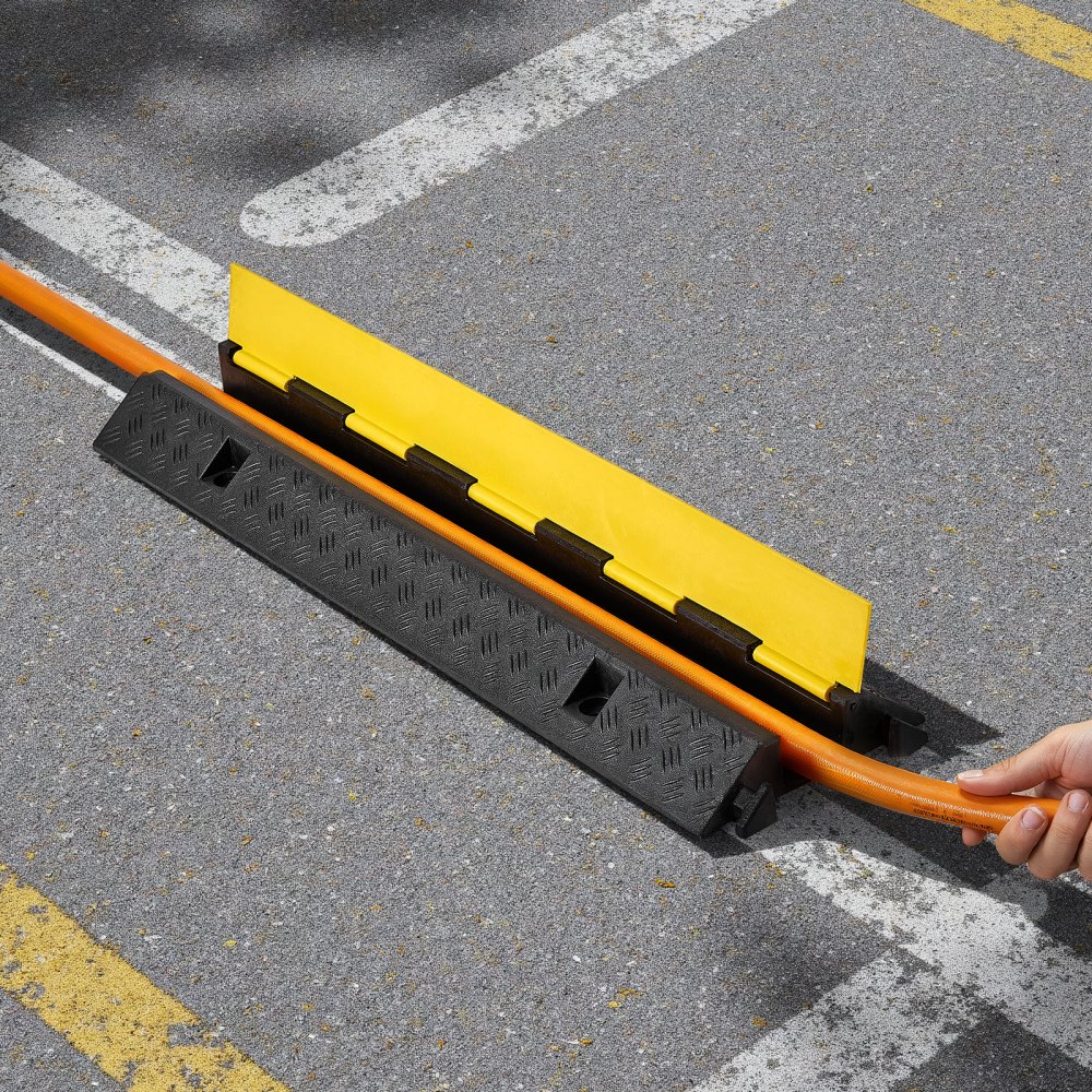 VEVOR Cable Protector Ramp, 22,000 lbs/axle Capacity, 1 Channel Heavy Duty Rubber Cord Hose Wire Cover, 2.76 x 1.97 in Channel, Traffic Speed Bump with Flip-Open Top Cover, for Indoor Outdoor, 1 Pack