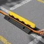 VEVOR Cable Protector Ramp, 9,979 kg/axle Capacity, 1 Channel Heavy Duty Rubber Cord Hose Wire Cover, 70 x 50 mm Channel, Traffic Speed Bump with Flip-Open Top Cover, for Indoor Outdoor Use, 1 Pack