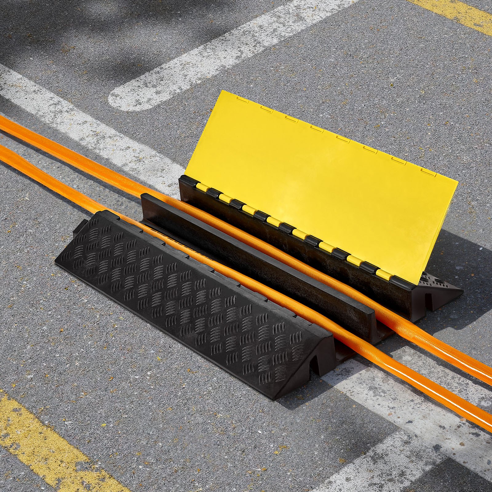 VEVOR Cable Protector Ramp, 22,000 lbs/axle Capacity, 2 Channel Heavy Duty Rubber Cord Hose Wire Cover, 4 x 3 in Channel, Traffic Speed Bump with Flip-Open Top Cover, for Indoor Outdoor Use, 1 Pack