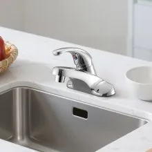 VEVOR Single Handle Sink Faucet Chrome-Plated Silver Kitchen Water Faucet