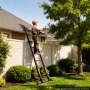 VEVOR Telescoping Ladder, 322 cm Extension Ladder One-Button Retraction, Heavy-Duty 150 kg Capacity, for Home Repairs, Painting, Window Cleaning and RV, Aluminum, Anti-Slip Steps, Orange & Black