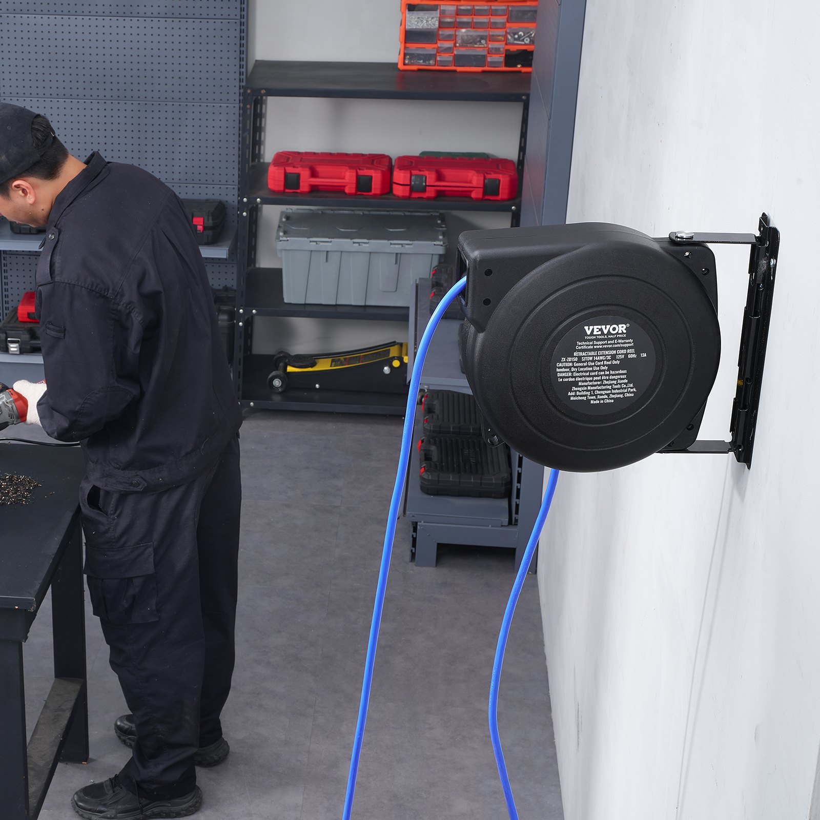 VEVOR Retractable Extension Cord Reel, 50 FT, Heavy Duty 14AWG/3C SJTOW Retractable Power Cord with Lighted Triple Tap Outlet, 13 Amp Circuit Breaker 180° Swivel Bracket for Ceiling or Wall Mount