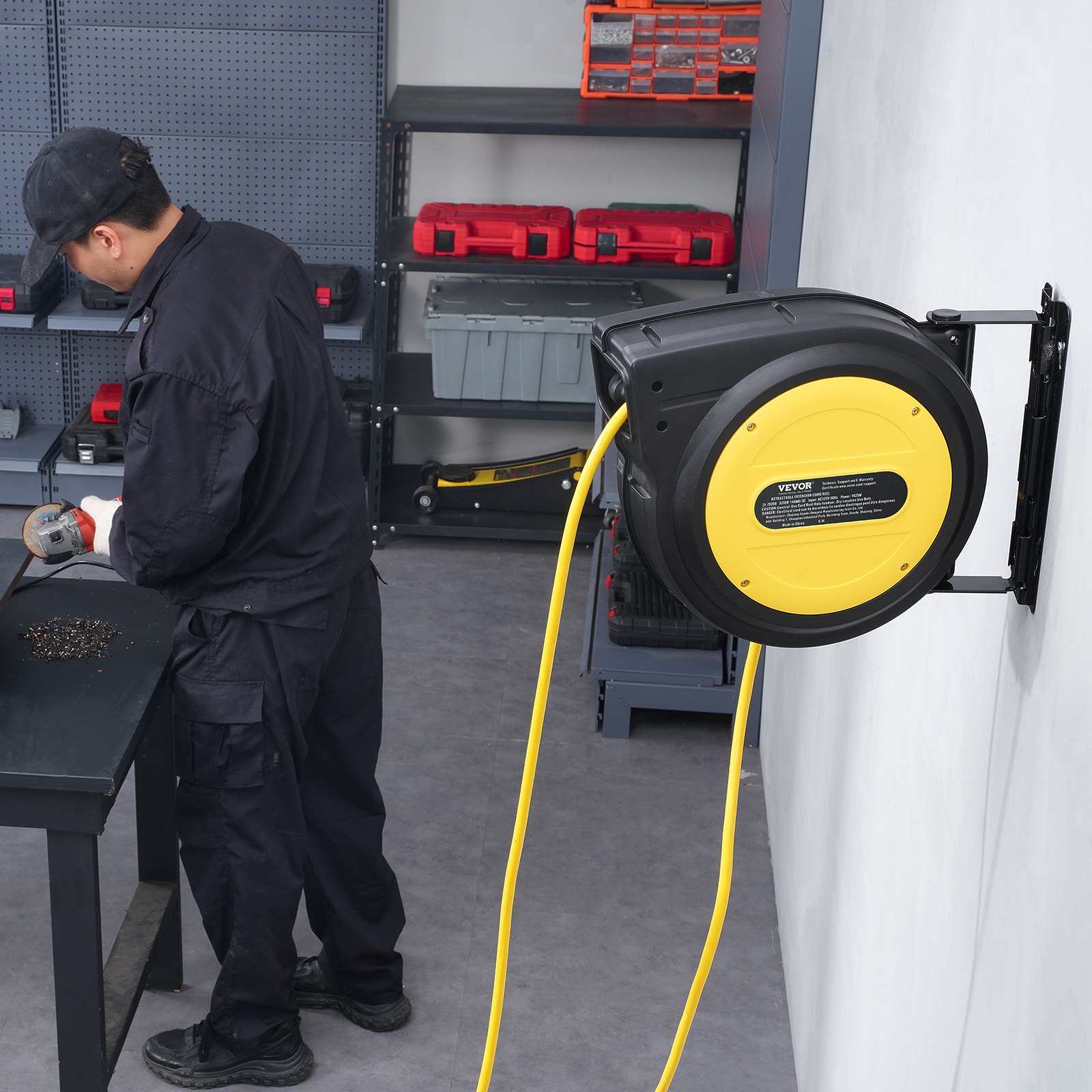 VEVOR Retractable Extension Cord Reel, 75 FT, Heavy Duty 14AWG/3C SJTOW Retractable Power Cord with Lighted Triple Tap Outlet, 13 Amp Circuit Breaker 180° Swivel Bracket for Ceiling or Wall Mount