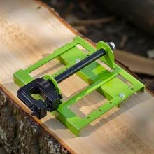 VEVOR Chainsaw Mill, Adjustable 5-15 cm Width, Vertical Lumber Cutting Guide, Portable Timber Chainsaw Attachment, Heavy Duty Cast Iron Sawmill Tool Cutting Supplies for Builders Woodworkers