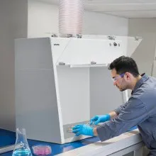 VEVOR Ducted Fume Hood, 19.69 x 41.54 x 27.56 inch Working Area, Lab Fume Hood with LED Light and G1 Pre-Filter, Exhaust Equipment for Laboratory Fume Control and Pharmaceutical Compounding, White