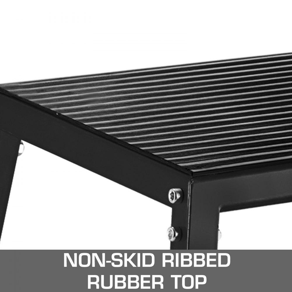 non-skid ribbed rubber top on durable VEVOR plyometric box.