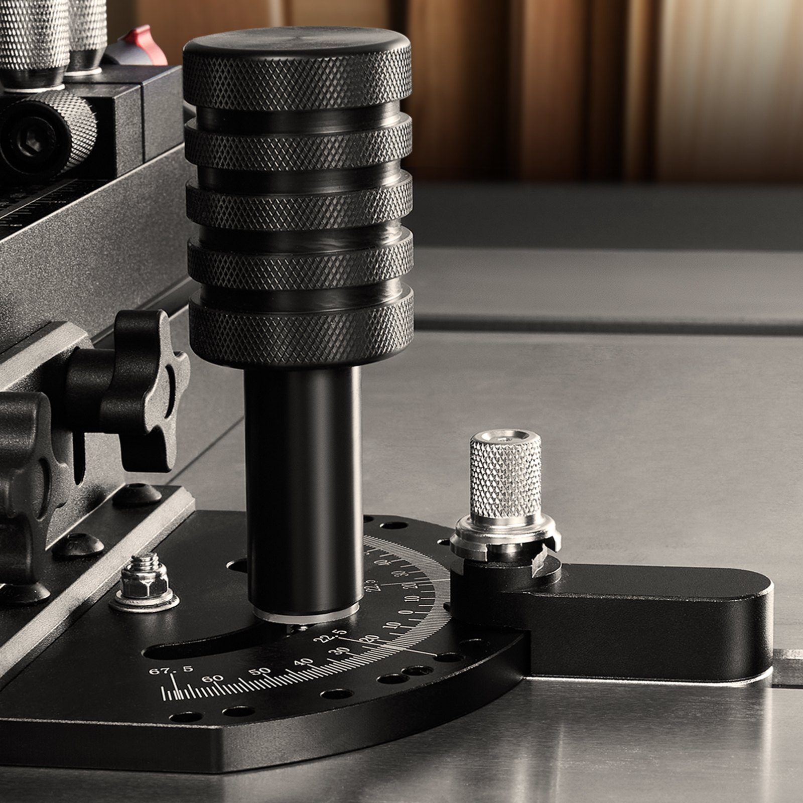 VEVOR Precision Miter Gauge, Standard Slot 19 x 9.5 mm, Aluminum Alloy Table Saw Miter Gauge with 45.7 cm Grating 15 Angle Stops Adjustable Spring Loaded Plunger and Removable Disc, for Woodworking