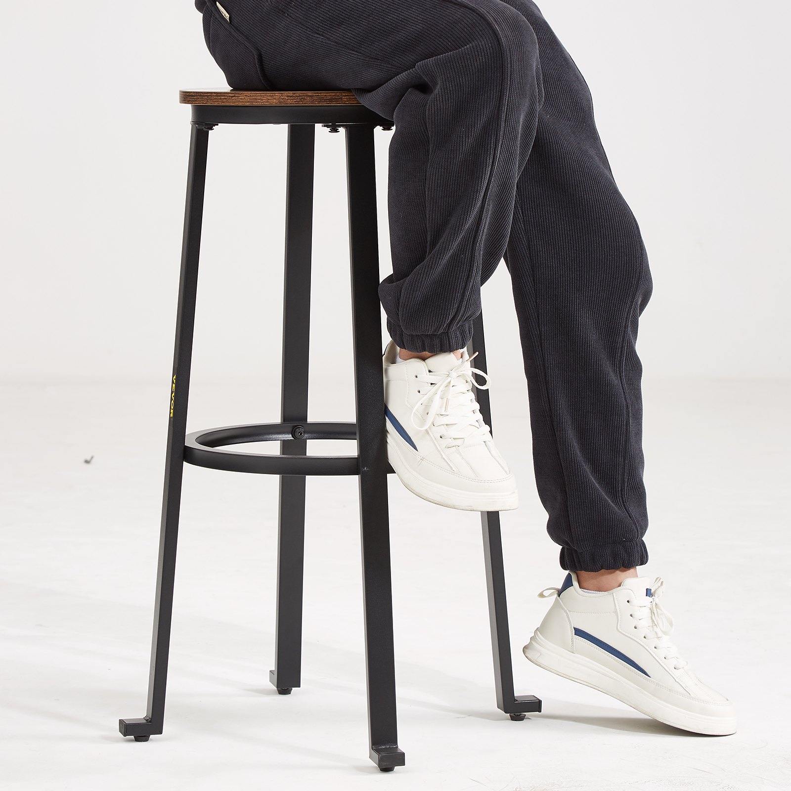 VEVOR Rustic Bar Stools Counter Height Round Bar Chairs with Footrest 29" 2 Set