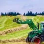 VEVOR 49" Hay Spear, Bale Spears 1600lbs Loading Capacity, Skid Steer Loader Tractor Attachment with 2pcs 17.5" Stabilizer Spears, Quick Attach Spike Forks