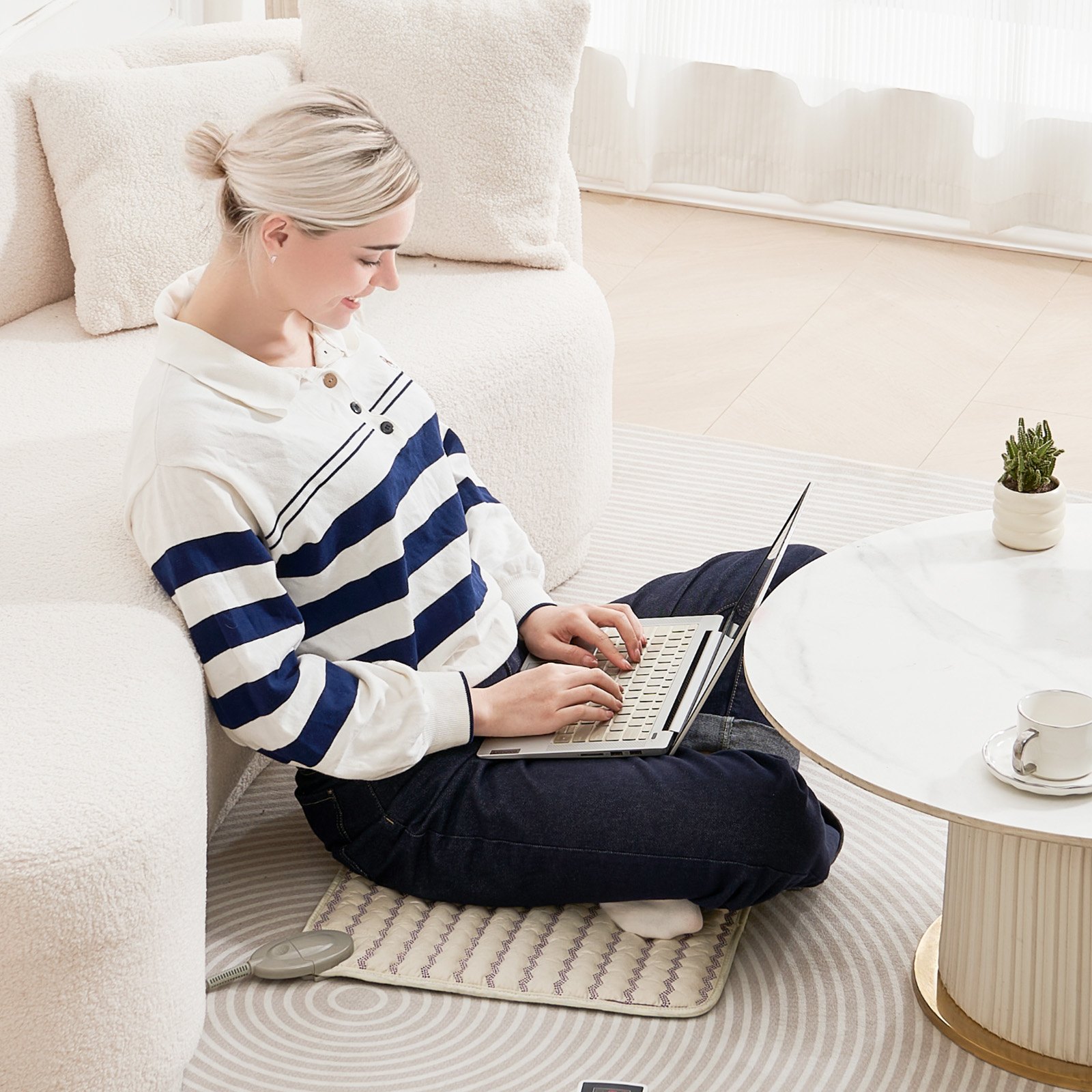 Vyhrievacia podložka VEVOR s infračerveným žiarením, vyhrievacia podložka s ametystom a negatívnymi iónmi, terapeutická podložka s horúcimi drahými kameňmi 103 – 159 ℉ s časovačom 0 – 720 minút na úľavu od bolesti chrbta a bedrového kĺbu (18 x 18 palcov)