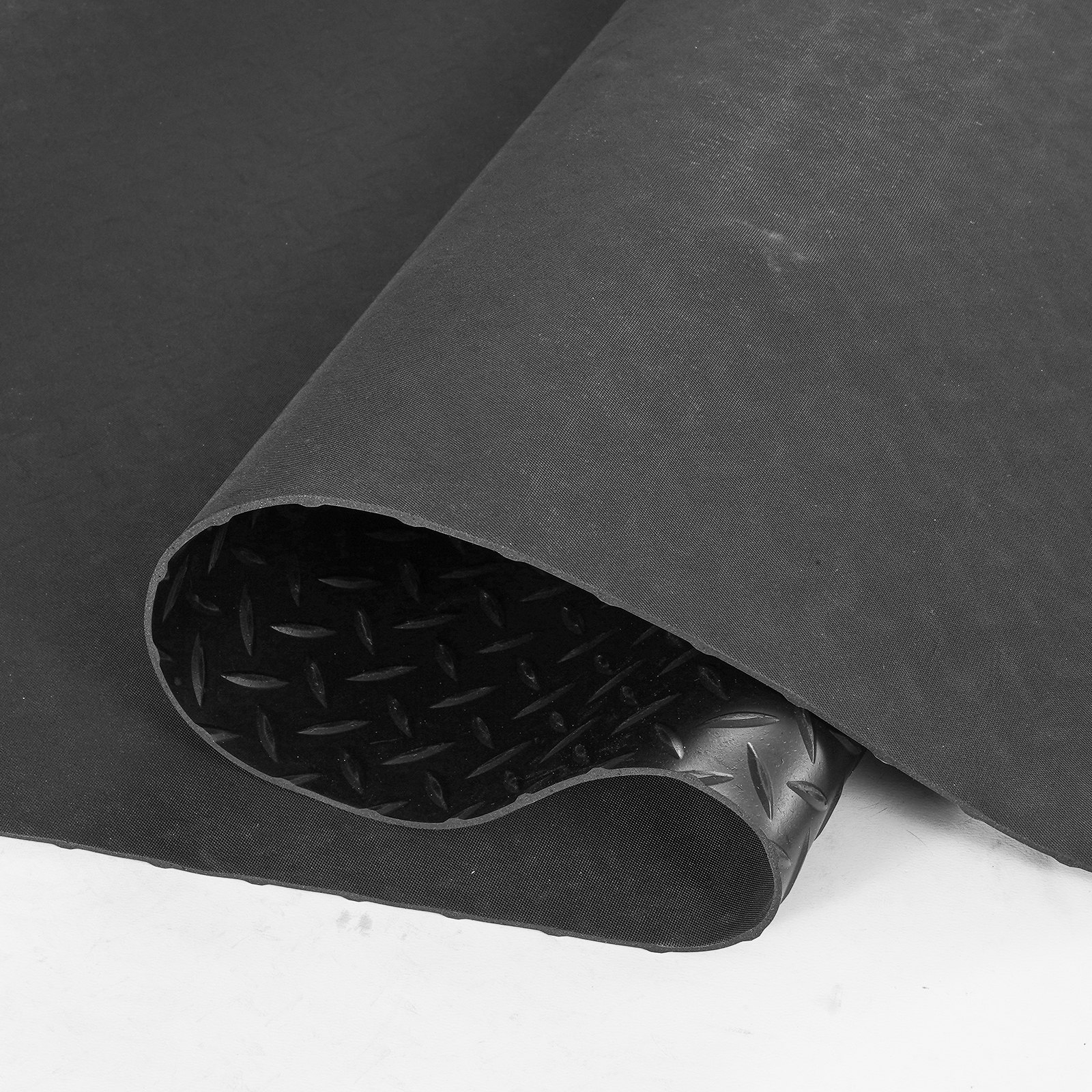 VEVOR Diamond-Plate Rubber Flooring Roll, 3 mm x 4 ft x 8 ft Garage Floor Mat, SBR Rubber Garage Flooring Roll, Easy to Clean, Diamond Plate Rubber Mat for Under Cars, Garage Industry Gym, Black