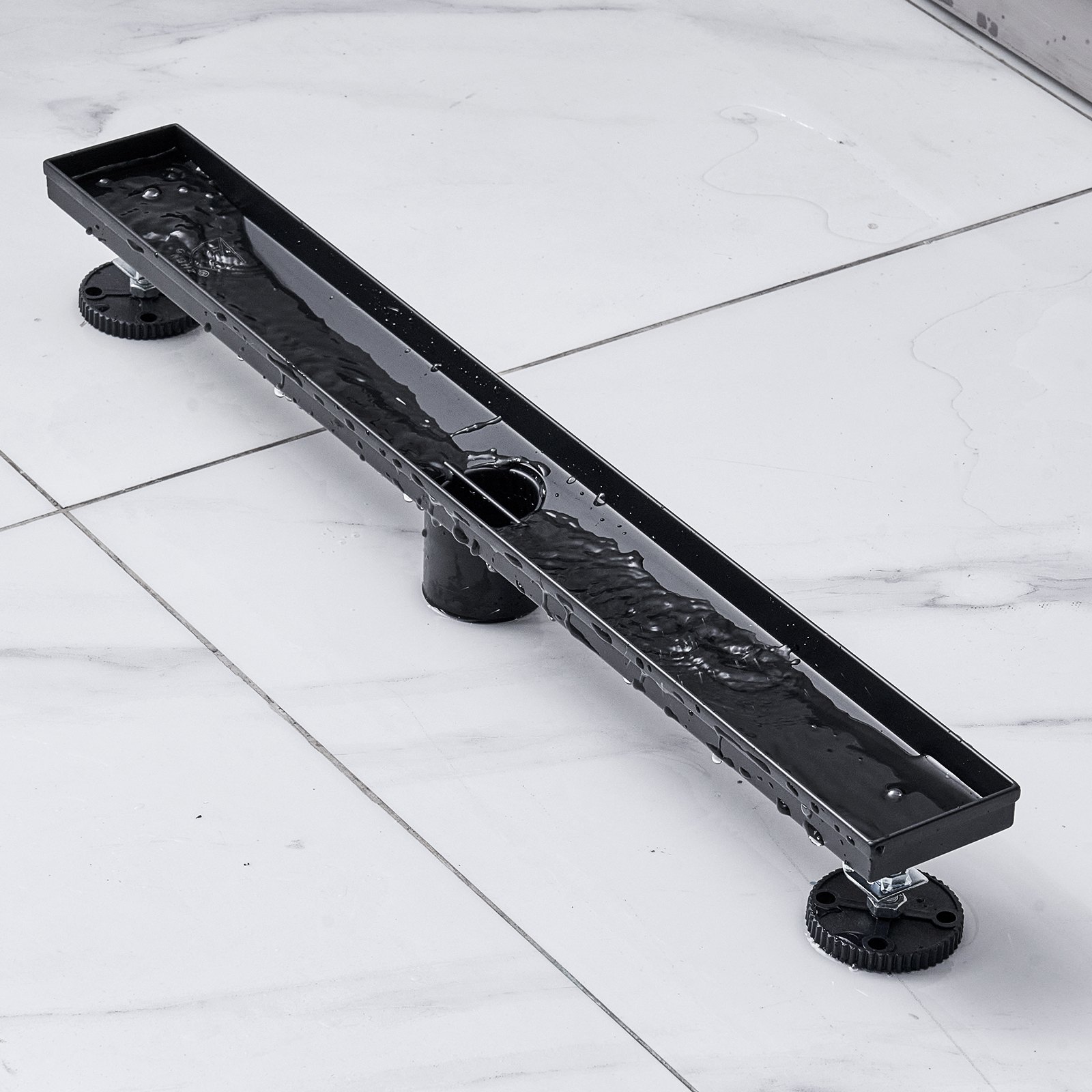 Γραμμική αποστράγγιση ντους VEVOR 610 mm με σχάρα τετράγωνης σχεδίασης, 304 από ανοξείδωτο ατσάλι ορθογώνιο στραγγιστικό δαπέδου, κομψή γραμμική αποχέτευση με φίλτρο μαλλιών, ματ μαύρο