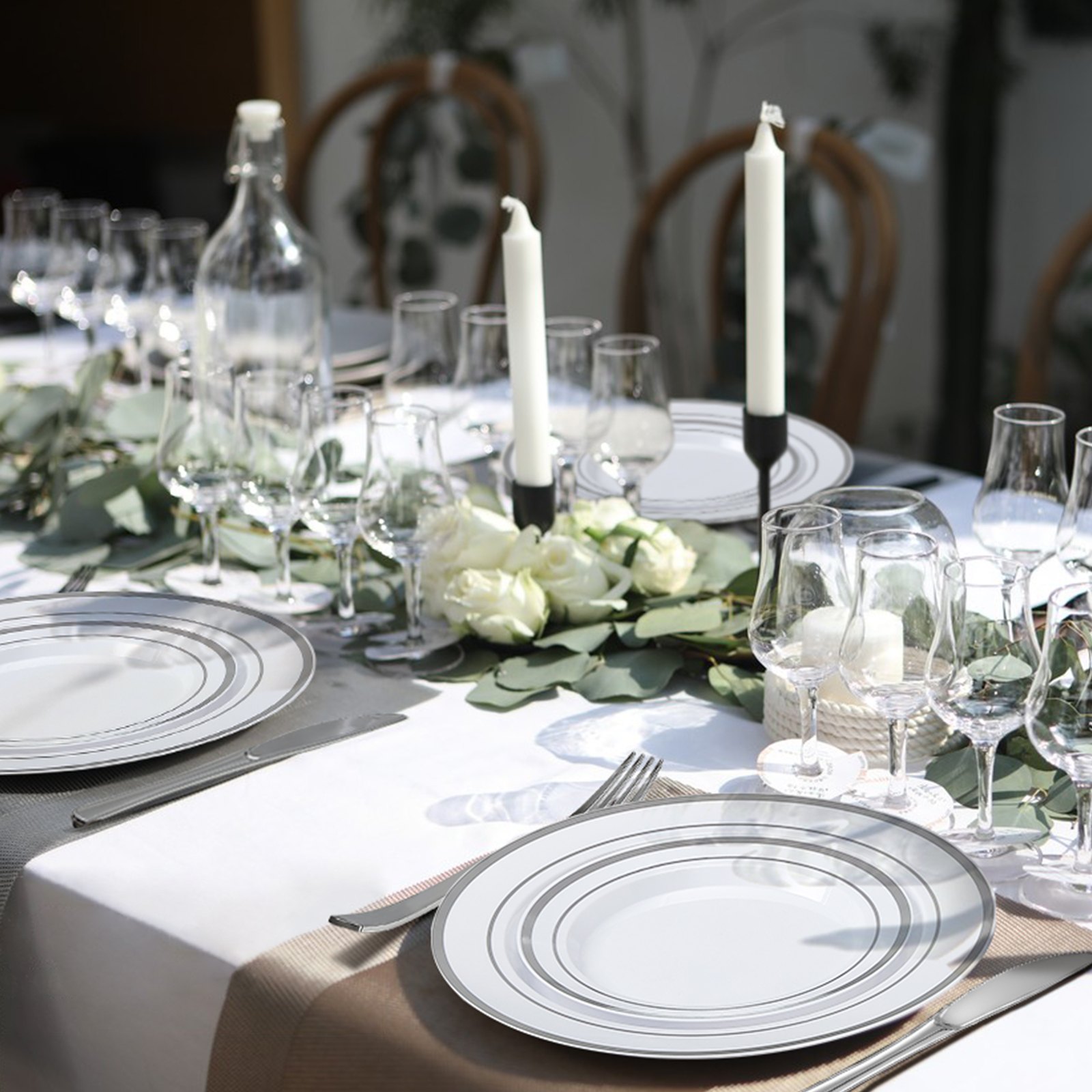 VEVOR Plastic Disposable Plates, 350 Pcs Plastic Dinnerware Set, Include 50 Dinner Plates, 50 Dessert Plates, 50 Pre-Rolled Napkins, 50 Forks, 50 Knives, 50 Spoons, and 50 Cups, for Party and Wedding