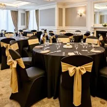 VEVOR 150 Pcs Black Chair Covers, Polyester Spandex Chair Cover, Stretch Slipcovers for Wedding Party Dining Banquet Flat-Front Chair Covers, Fits Chair Measures up to 20.08 x 17.72 x 37.4 inch