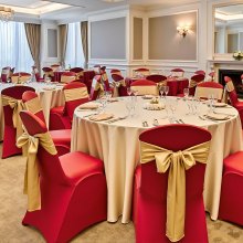 VEVOR 50 Pcs Red Chair Covers, Polyester Spandex Chair Cover, Stretch Slipcovers for Wedding Party Dining Banquet Flat-Front Chair Covers, Fits Chair Measures up to 20.08 x 17.72 x 37.4 inch