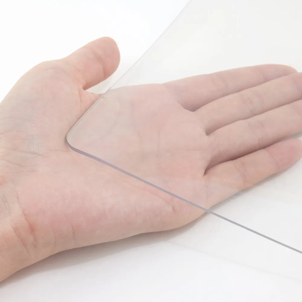 VEVOR Thick Plastic Table Cover 84x 42 Inch Thick Clear Table Protector Clear PVC Tablecloth Table Top Protector 1.5mm Thick Table Cover Rectangular Table Pads for Dining Room Table Desk