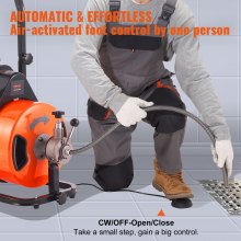 VEVOR Máquina limpiadora de drenaje de 100 pies x 1/2 pulgada, alimentación automática de barrena de alcantarillado con 4 cortadores e interruptor de pie activado por aire para tuberías de 1" a 4", naranja, negro
