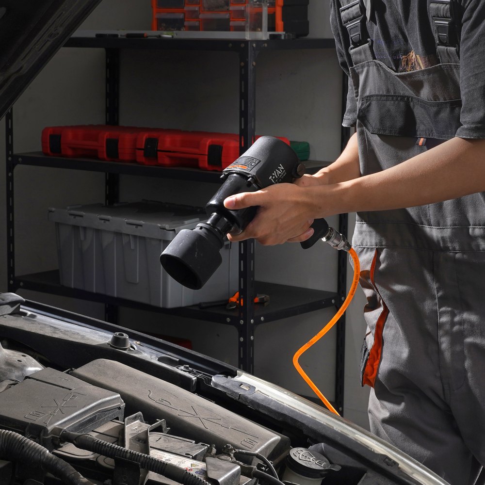 VEVOR Axle Nut Impact Socket Set, 1/2" Drive 6-Point 4-Piece SAE Spindle Nut Socket Set, CR-MO Heat Treated Large Socket Set with Storage Case, for Auto Repair, Removing or Installing Axle Nuts