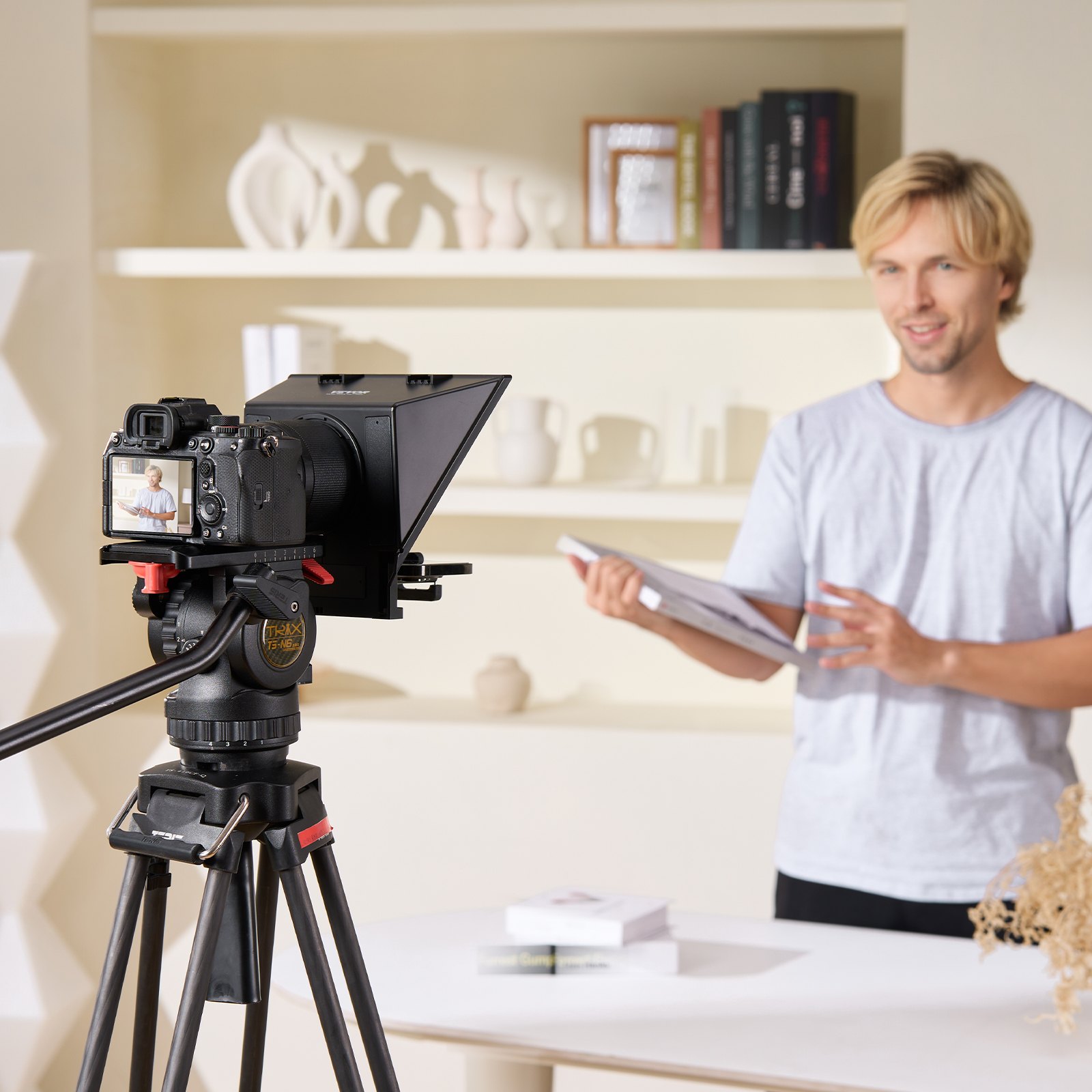 VEVOR Teleprompter, 8" Aluminum Alloy, Desktop Prompter with Adjustable Spectroscope, Remote Control, for YouTube, Twitch, Zoom, Supports DSLR/Webcam/Smartphone, for Video Recording/Live Streaming