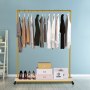 VEVOR Perchero para ropa, 47.2 x 14.2 x 63.0 pulgadas, perchero resistente con estante inferior, 4 ruedas giratorias, marco de acero resistente, organizador de ropa con ruedas para lavandería, tienda minorista, boutique, dorado