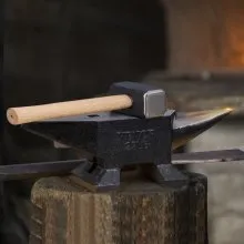 VEVOR Single Horn Anvil, 22Lbs Cast Steel Anvil, High Hardness Rugged Round Horn Anvil Blacksmith, Large Countertop and Stable Base, with Round and Square Hole, Metalsmith Tool for Bending and Shaping