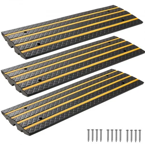 VEVOR Car Driveway Rubber Curb Ramp, 33069 lbs Load Capacity, 2.6 inch Rise Curbside Bridge Ramp with Yellow Reflective Strips, Suitable for Loading Dock, Warehouse, Garage, Sidewalk (3 Pack)