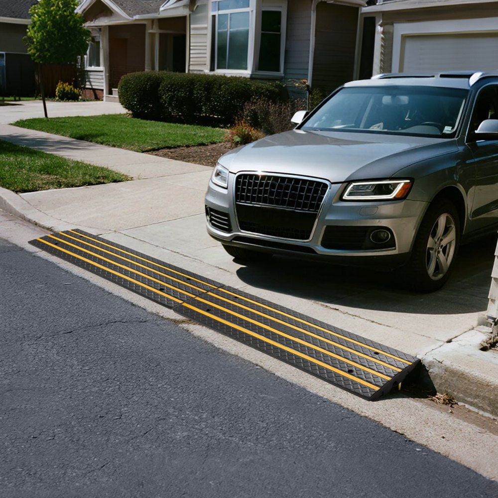 VEVOR Car Driveway Rubber Curb Ramp, 15 Tons Load Capacity, 66 mm Rise Curbside Bridge Ramp with Yellow Reflective Strips, Suitable for Loading Dock, Warehouse, Garage, Sidewalk (1 Pack)